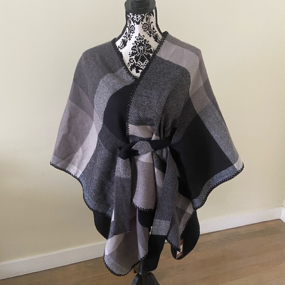 Women's Belted Blanket Stitch Shawl Ruana